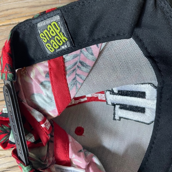 Top of the World Indiana University IU Hoosiers Hawaiian Floral Snap Back Hat - Picture 5 of 6